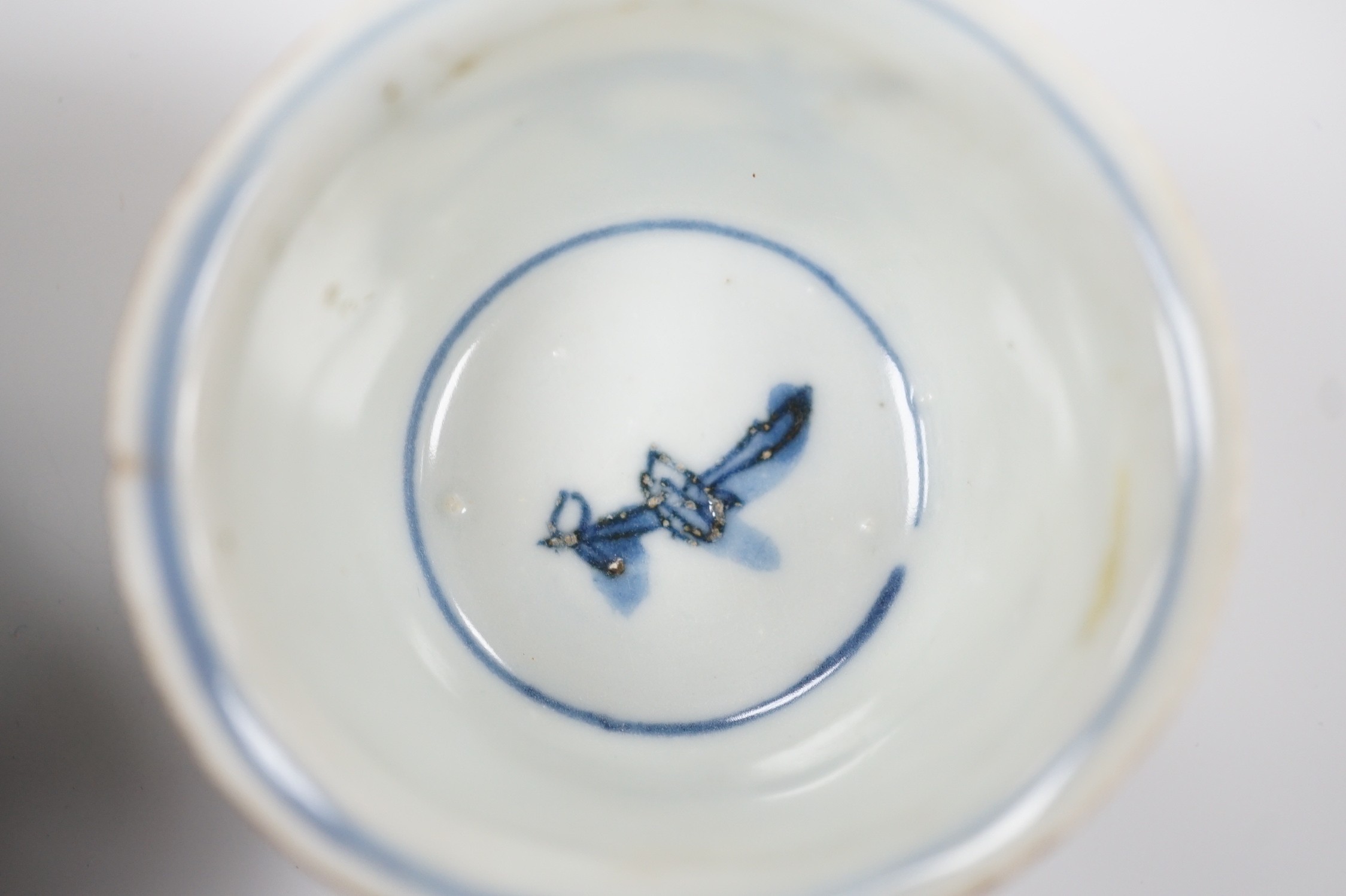 Two Chinese late Ming blue and white tea bowls, Wanli period,. Largest 8.5cm diameter